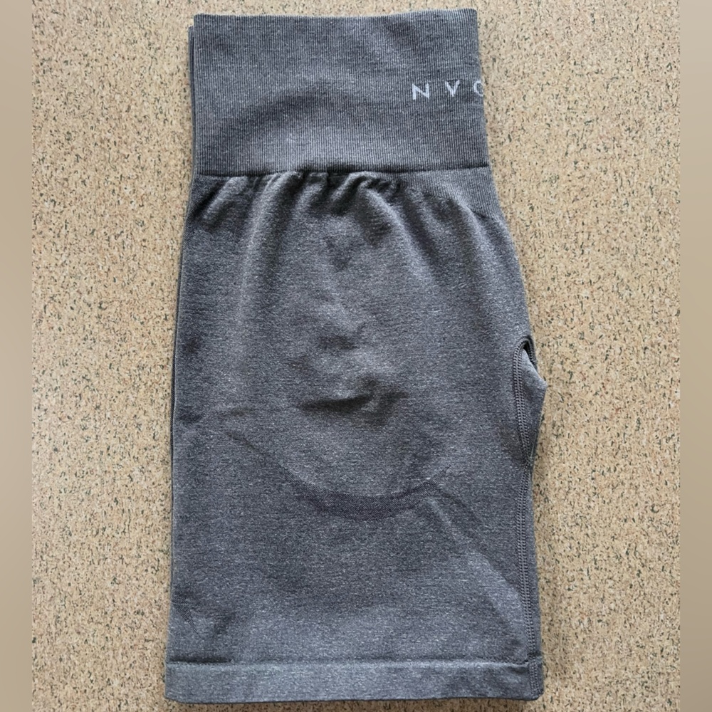 NVGTN Contour Shorts - Grey